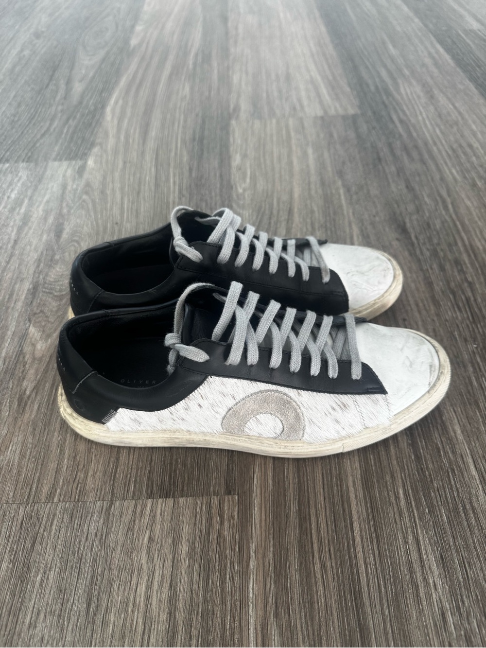 Oliver Cabell Black & White Low-Top Sneakers with Grey Laces
